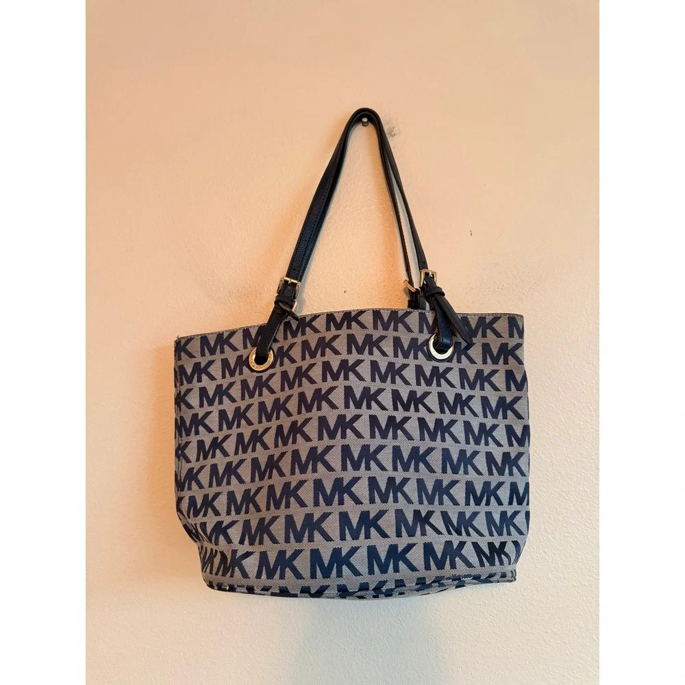 Michael Kors Women Tote Large Navy Canvas Voyager Monogram Shoulder Bag